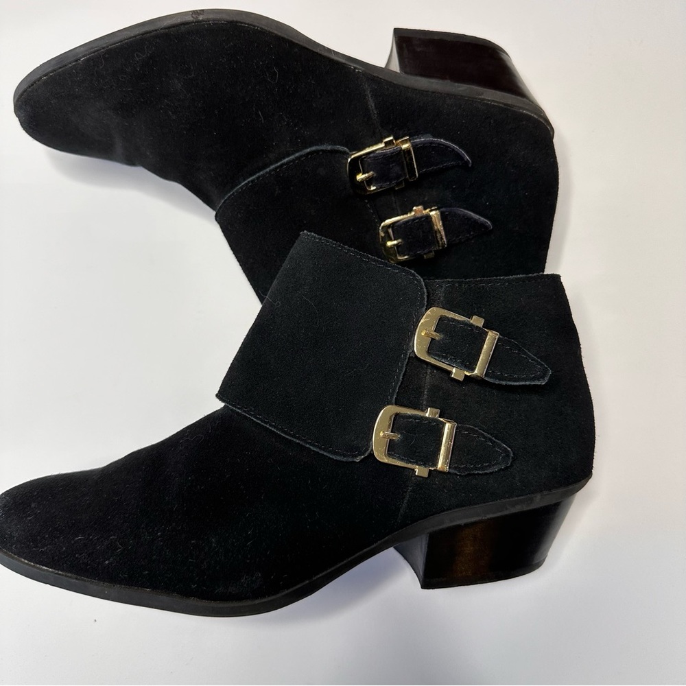 Apri by Italian Shoemakers suede boots size 9